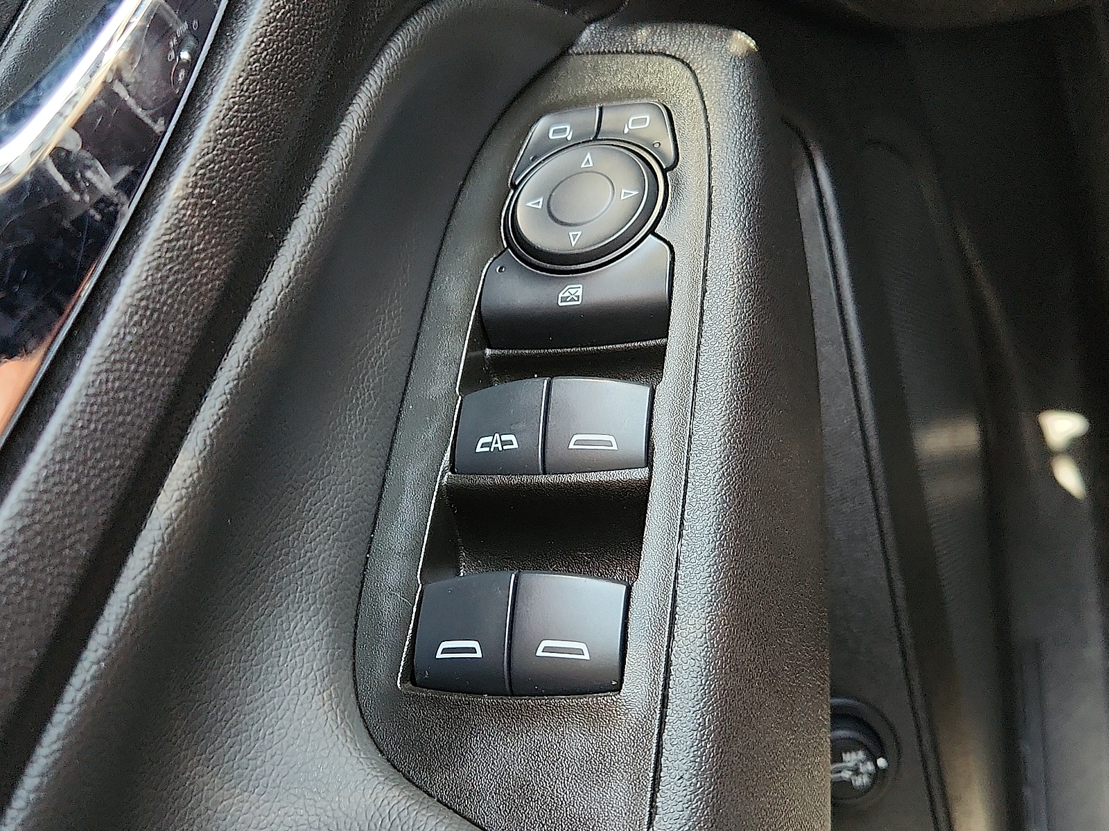 2024 Chevrolet Equinox LT - Photo 17