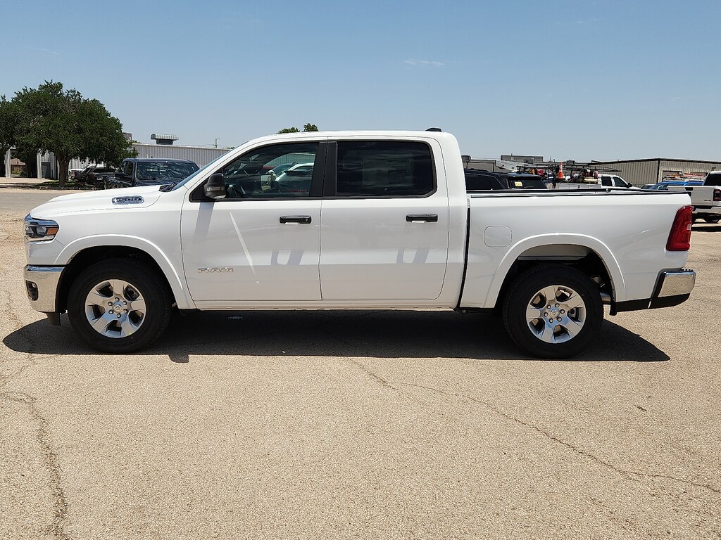 New 2026 Ram 1500 LONE STAR CREW CAB 4X2 5'7 BOX Pickup