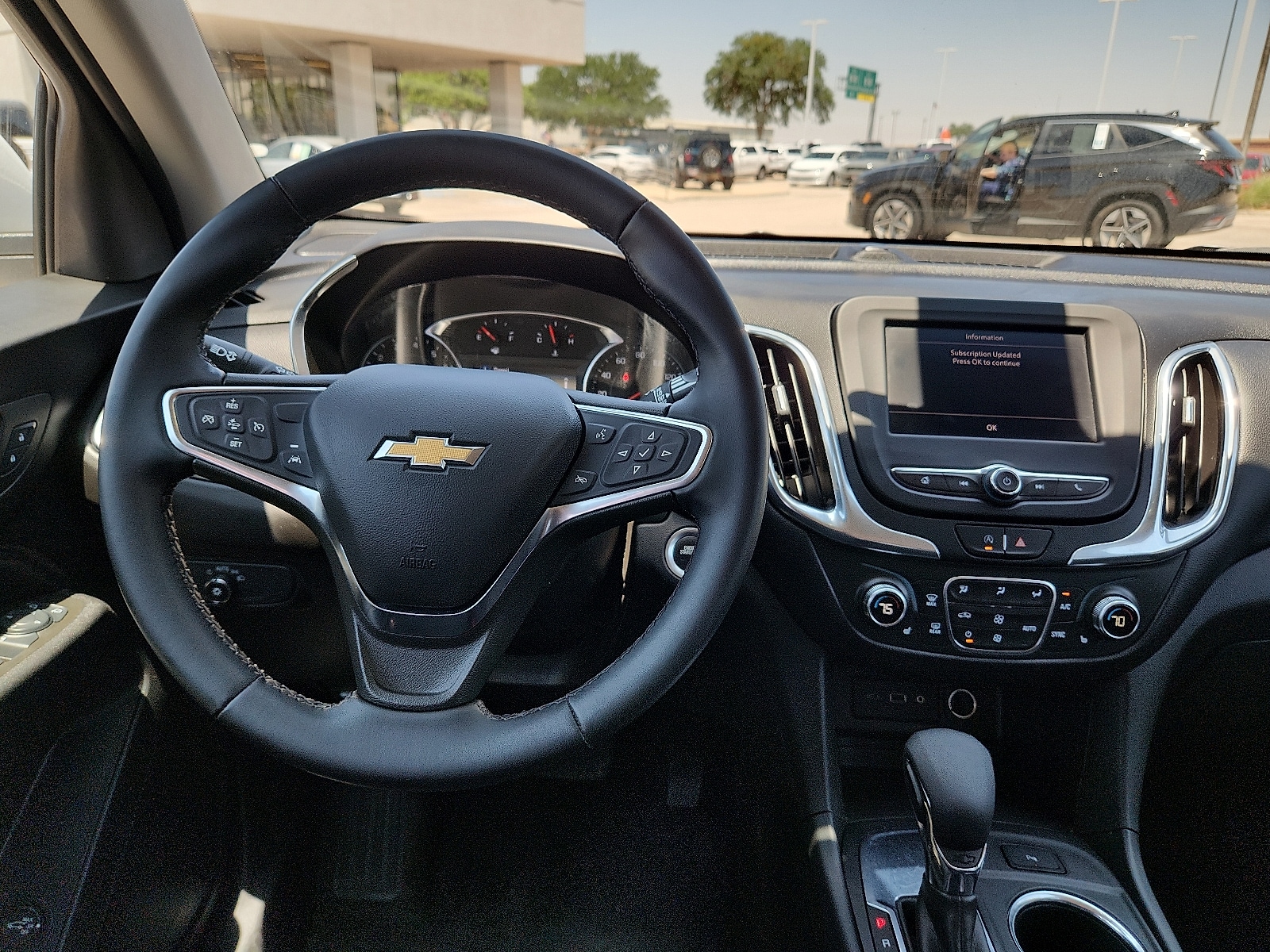 2024 Chevrolet Equinox LT - Photo 11