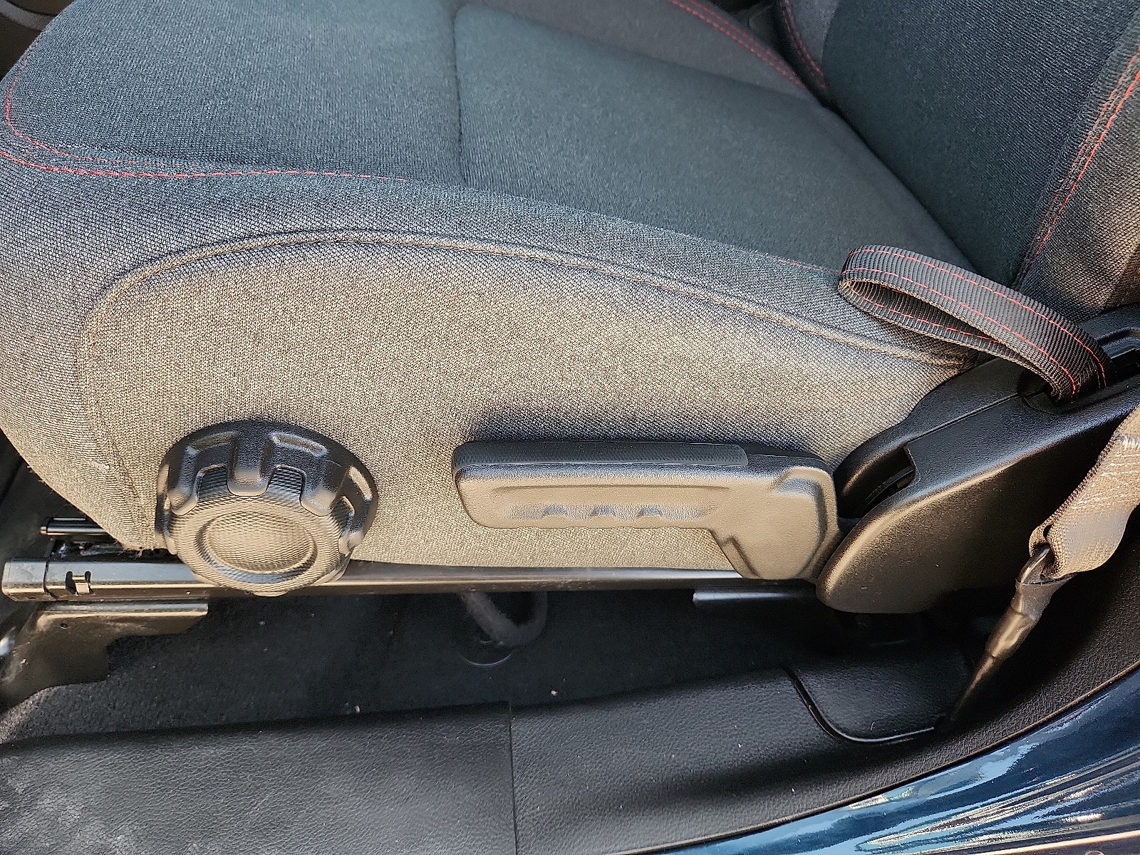 2025 Jeep Wrangler 4-Door Rubicon - Photo 13