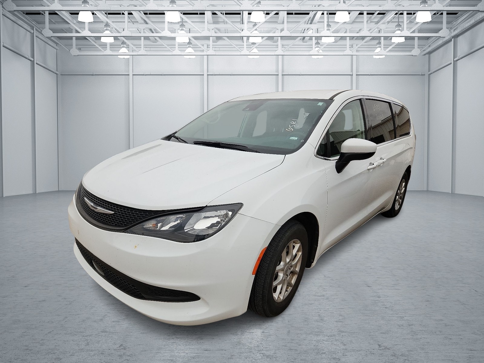 2023 Chrysler Voyager's photo