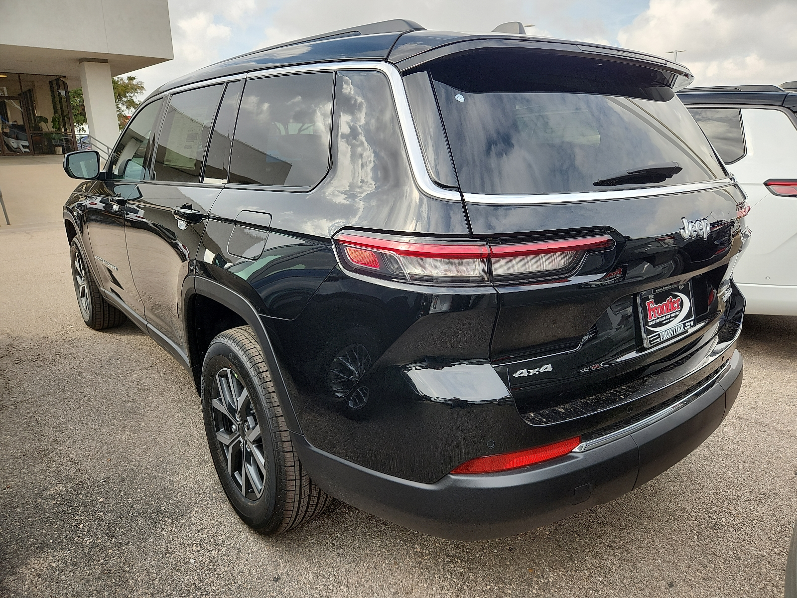 New 2027 Jeep Grand Cherokee L LAREDO 4X4 Sport Utility