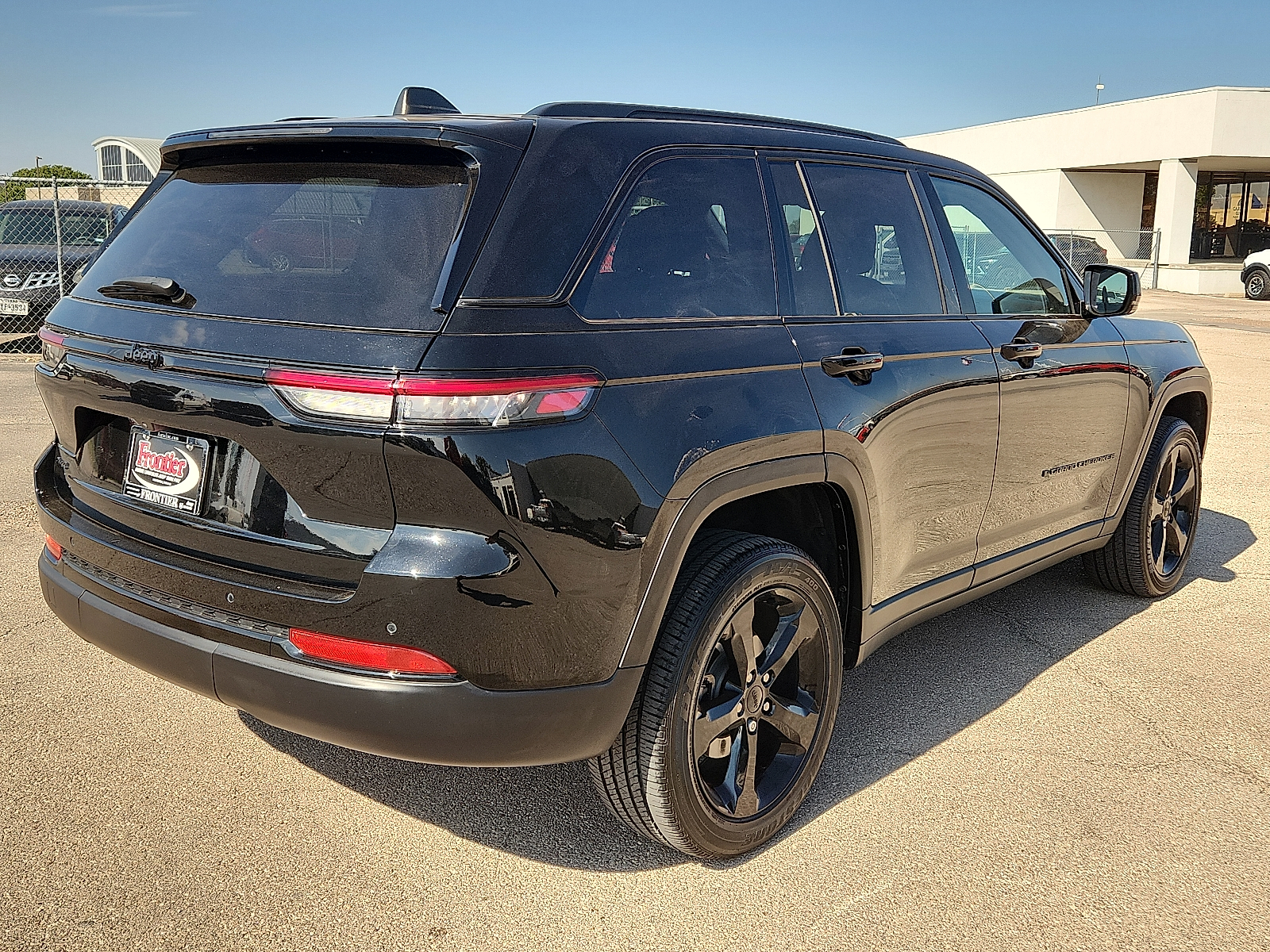 Used 2024 Jeep Grand Cherokee Laredo SUV