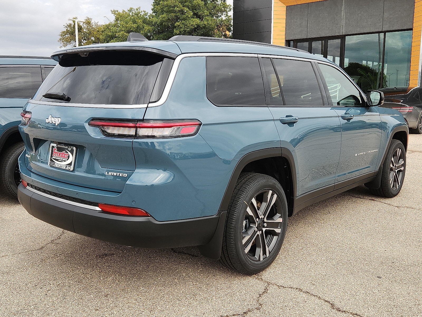 New 2027 Jeep Grand Cherokee L LIMITED 4X4 Sport Utility