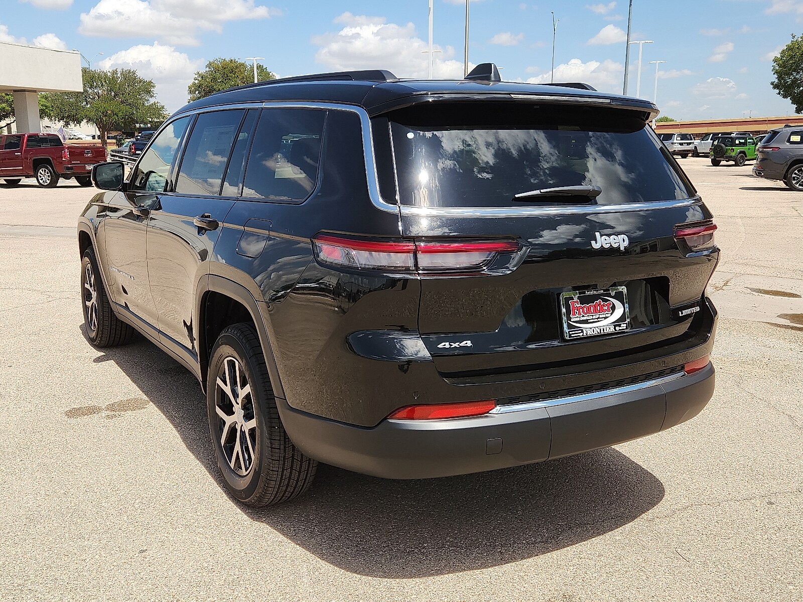 2025 Jeep Grand Cherokee Limited photo 3