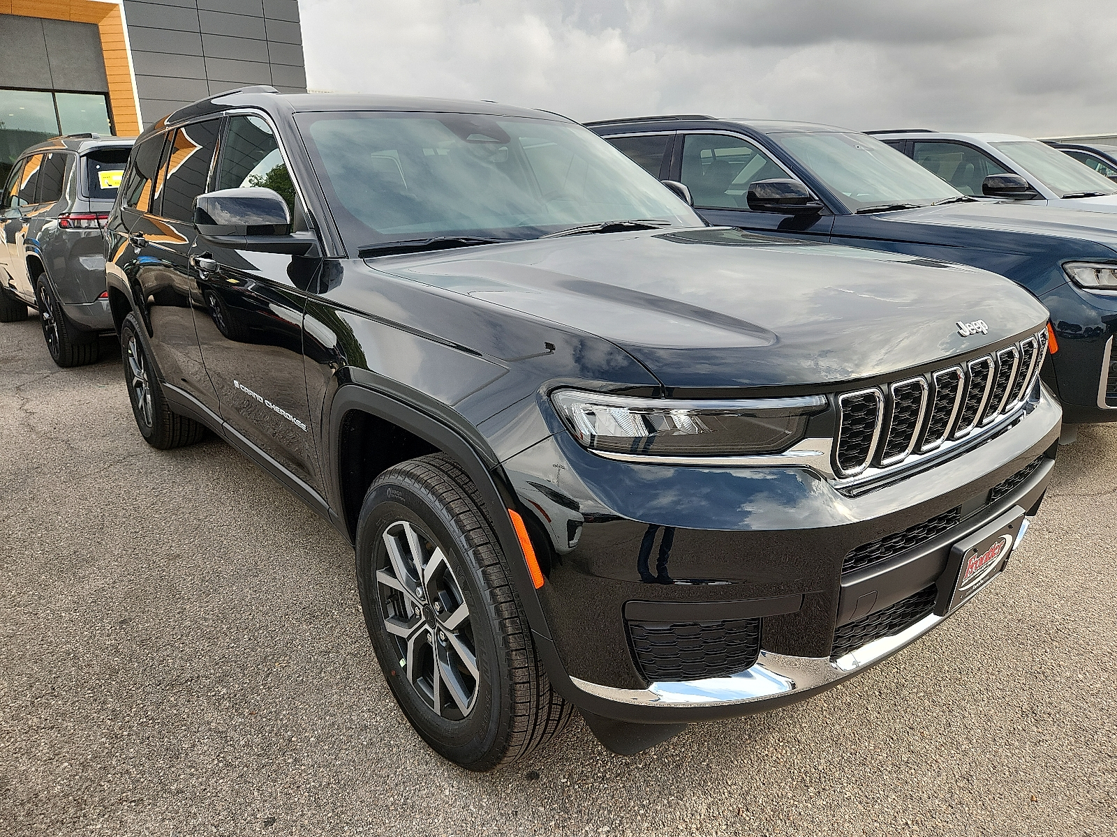 New 2027 Jeep Grand Cherokee L LAREDO 4X4 Sport Utility