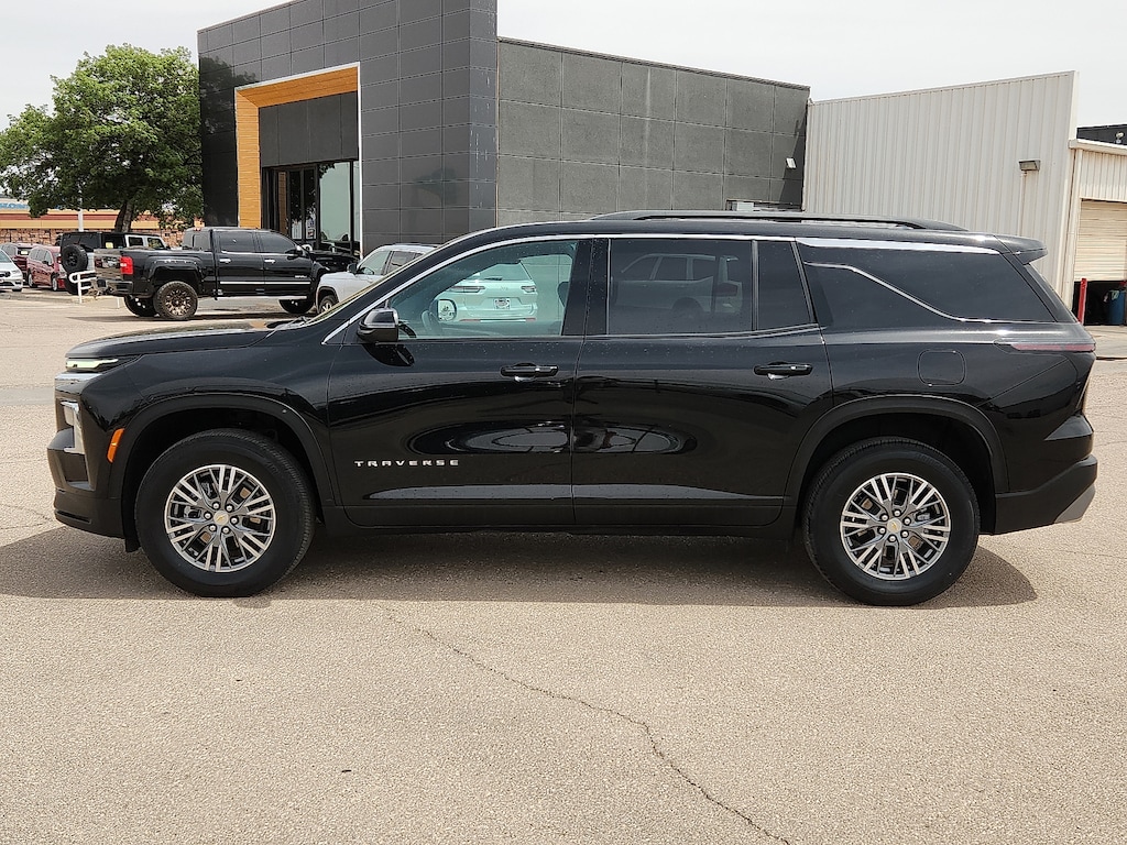 Used 2026 Chevrolet Traverse LT SUV