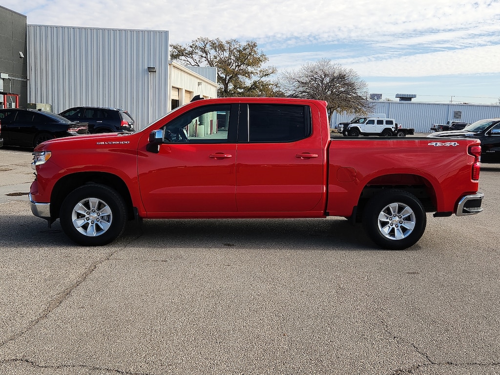 Used 2025 Chevrolet Silverado 1500 LT w/1LT Truck Crew Cab