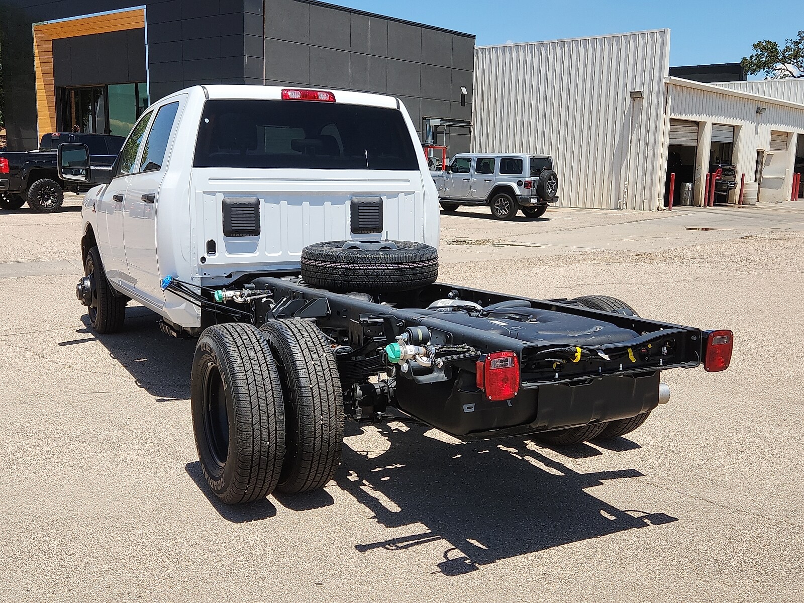 2025 Ram 3500 Tradesman photo 3
