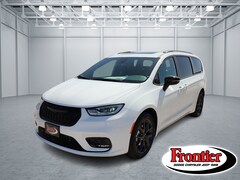 2026 Chrysler Pacifica LIMITED Passenger Van