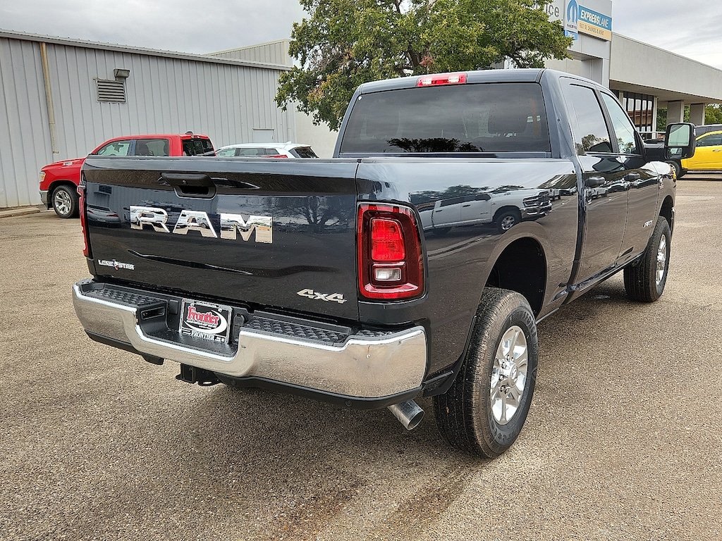 New 2026 Ram 2500 LONE STAR CREW CAB 4X4 6'4 BOX Pickup
