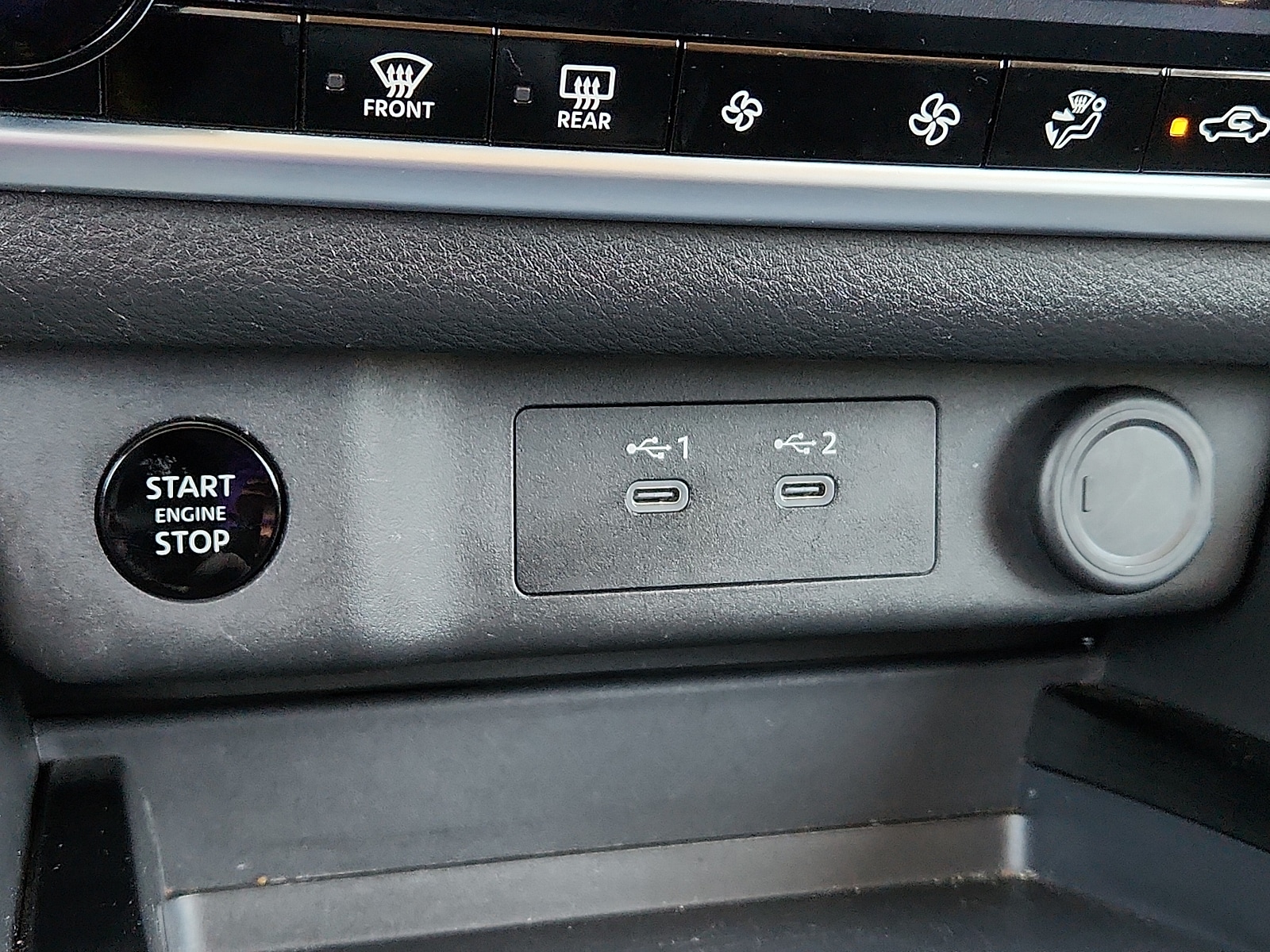 2025 Nissan Rogue SV - Photo 16