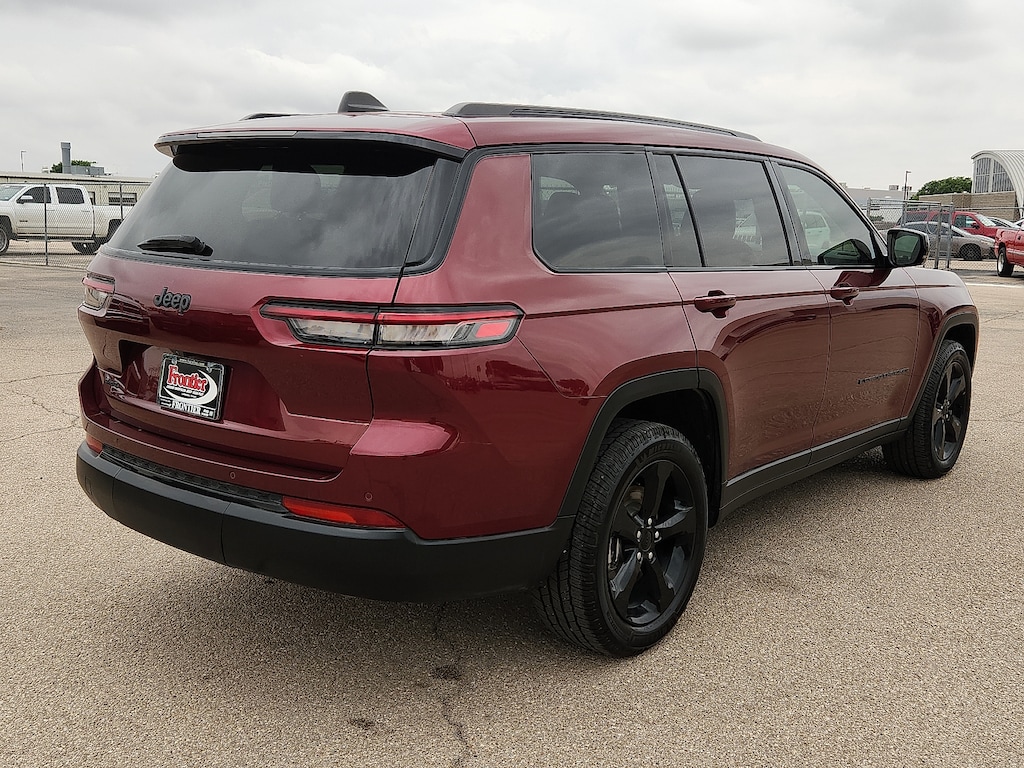 Used 2023 Jeep Grand Cherokee L Laredo SUV