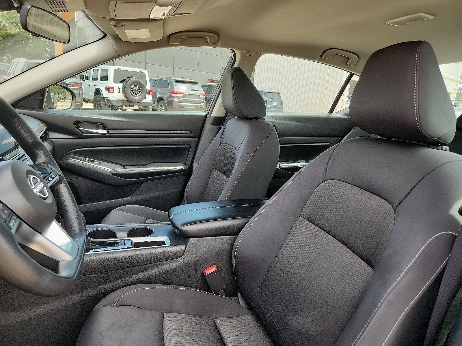 2025 Nissan Altima SV - Photo 11