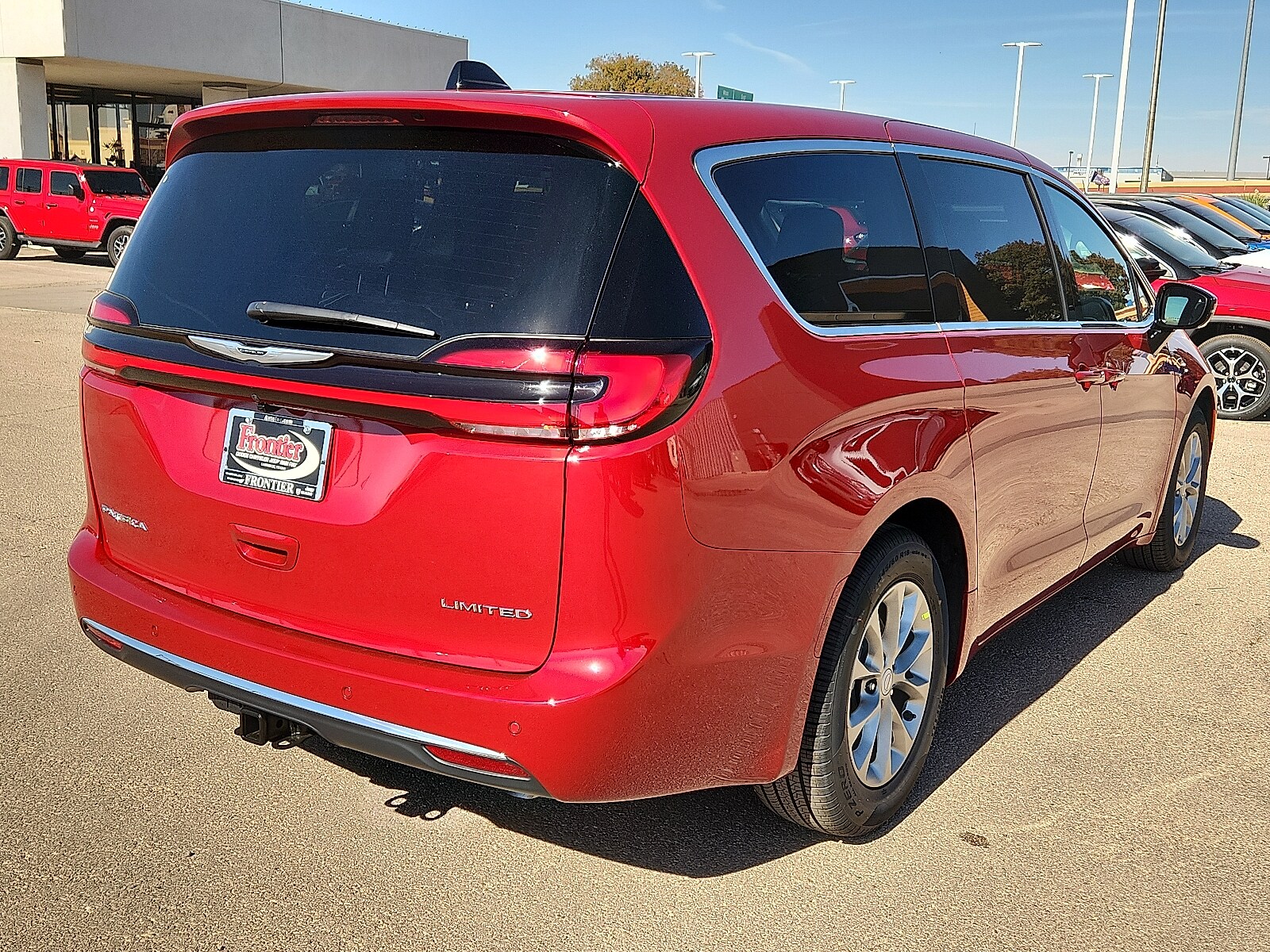 2026 Chrysler Pacifica Limited photo 4