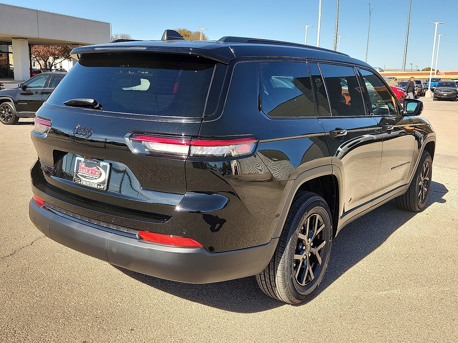 2025 Jeep Grand Cherokee Altitude photo 3