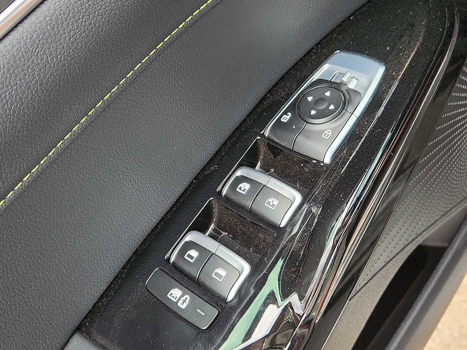 2025 Kia K5 GT - Photo 19