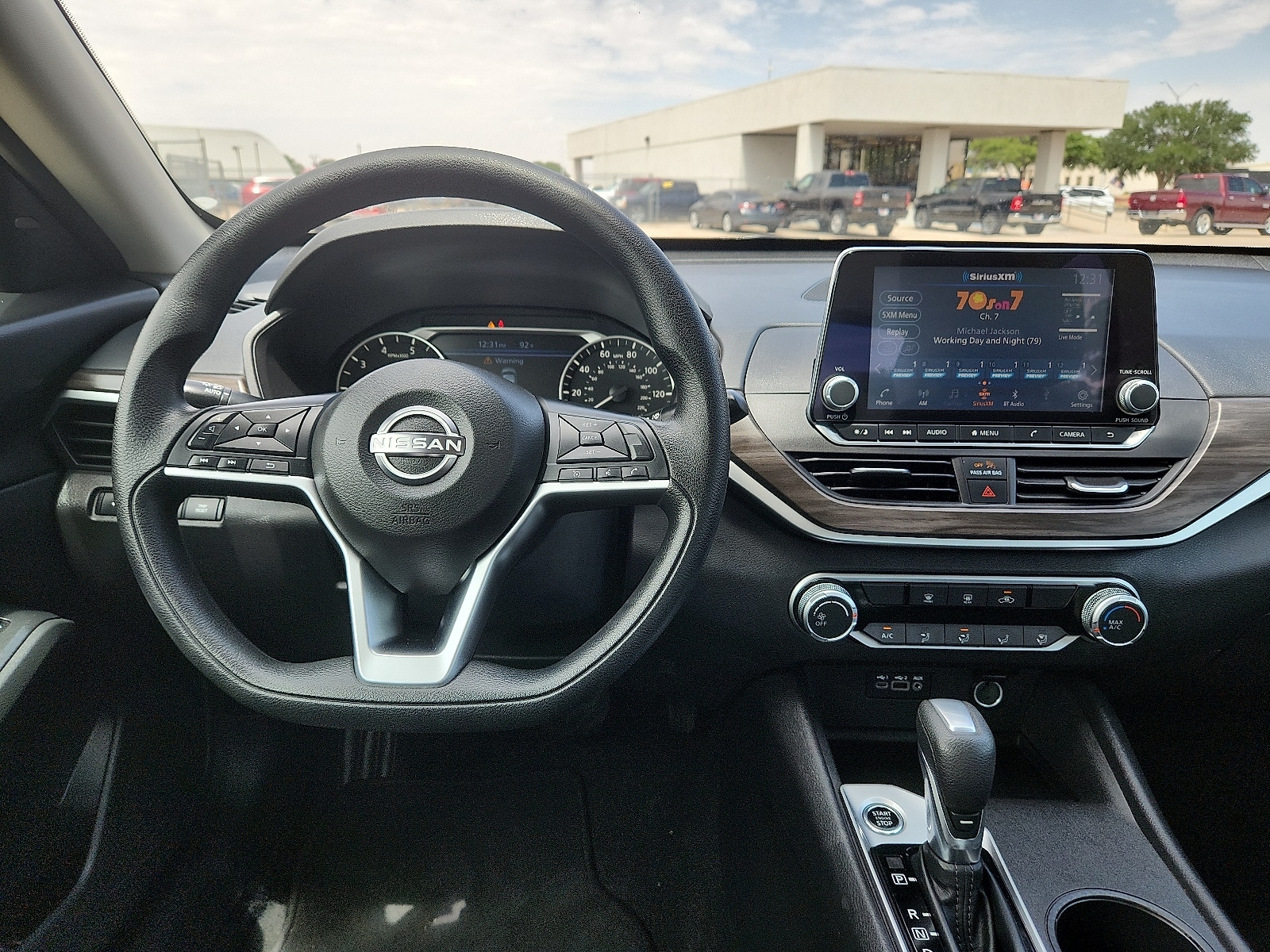 2025 Nissan Altima SV - Photo 10