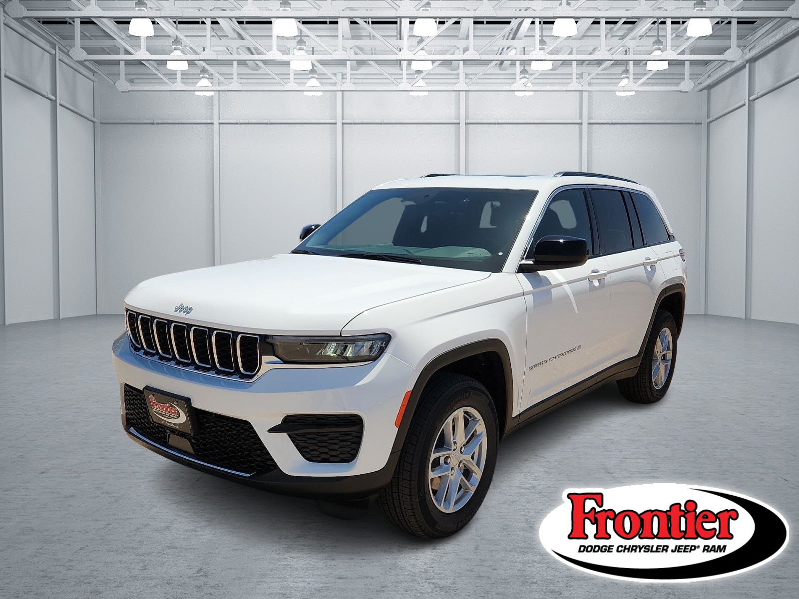2026 Jeep Grand Cherokee Laredo X 4x4's photo