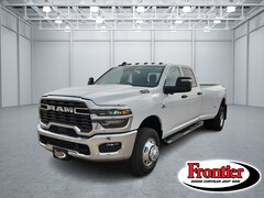 2026 Ram 3500 TRADESMAN CREW CAB 4X4 8' BOX Pickup