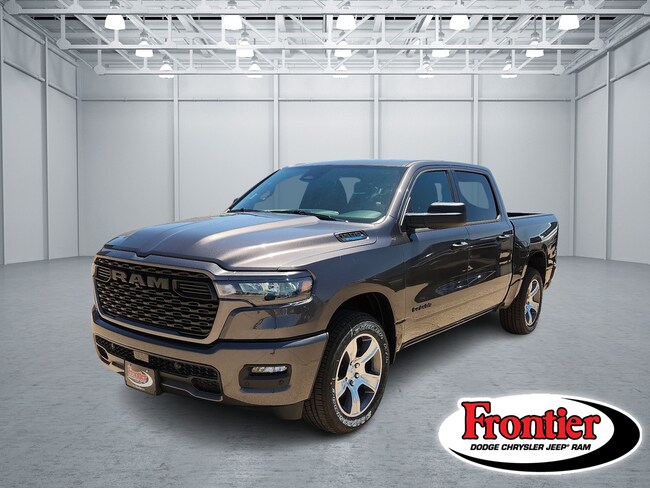 2026 Ram 1500 EXPRESS CREW CAB 4X2 5'7 BOX Pickup