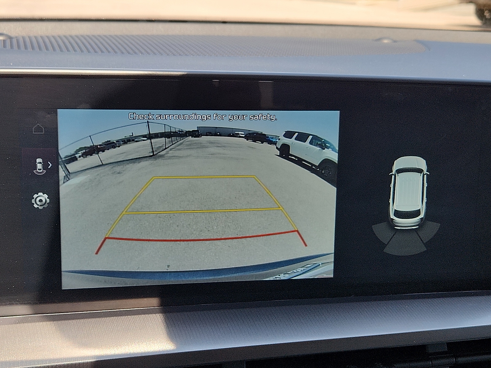 2024 Kia Telluride S - Photo 13