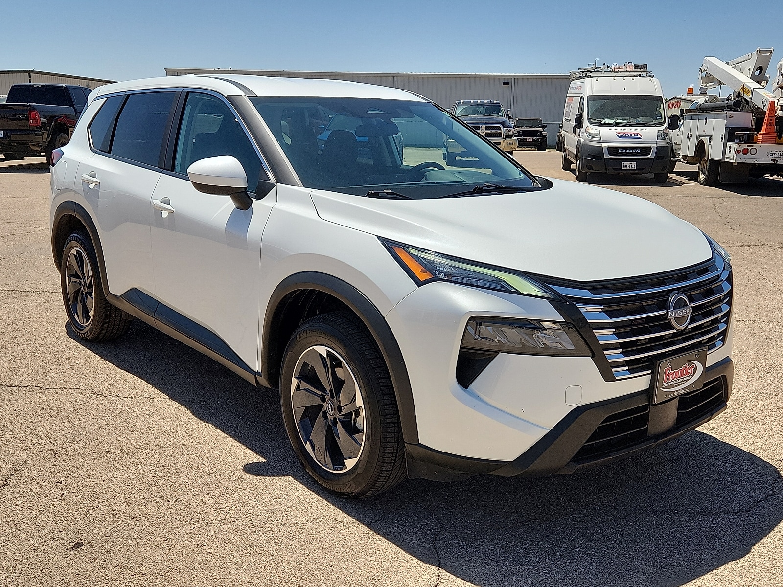 2025 Nissan Rogue SV - Photo 6