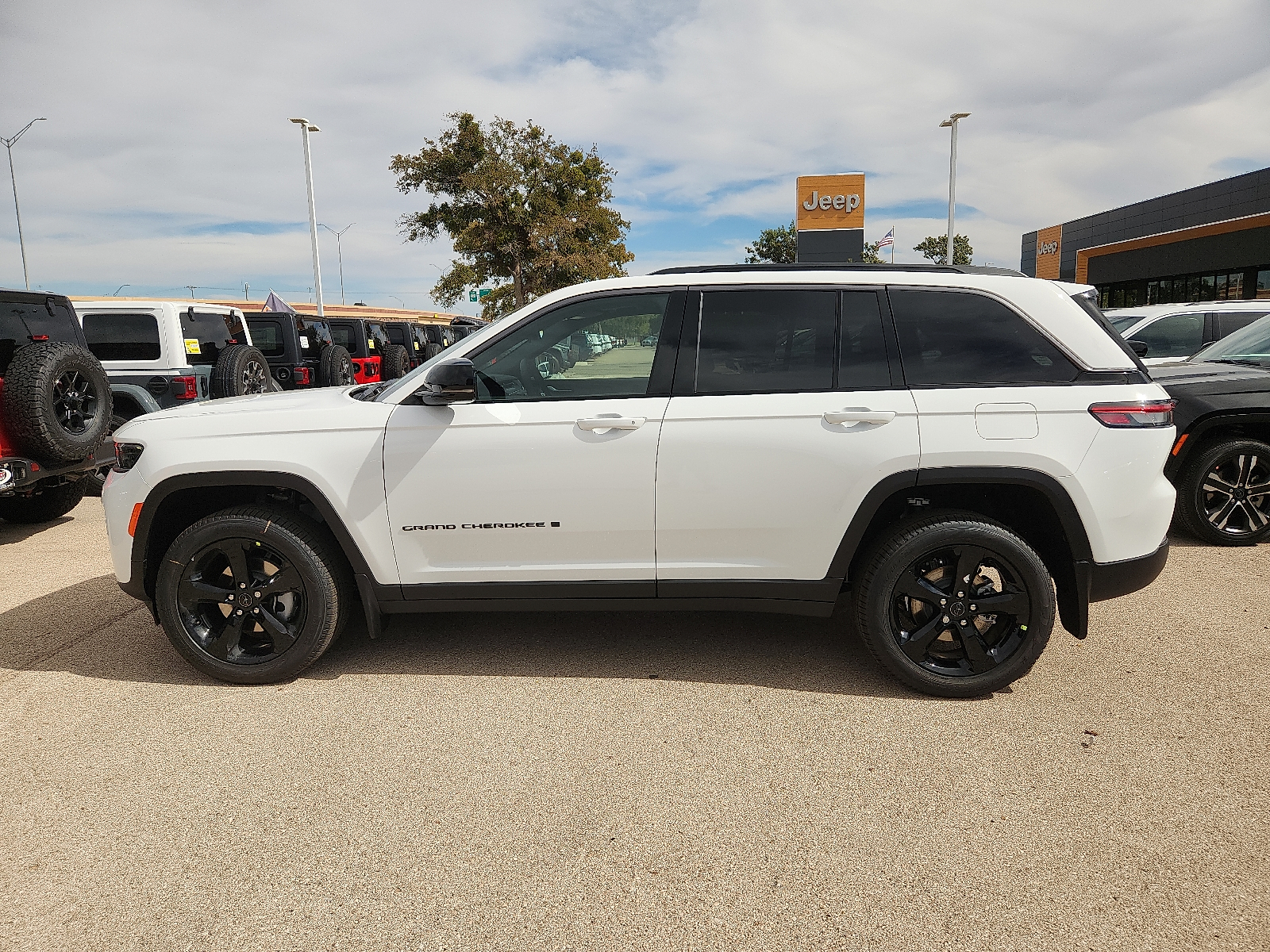 New 2027 Jeep Grand Cherokee LIMITED 4X4 Sport Utility