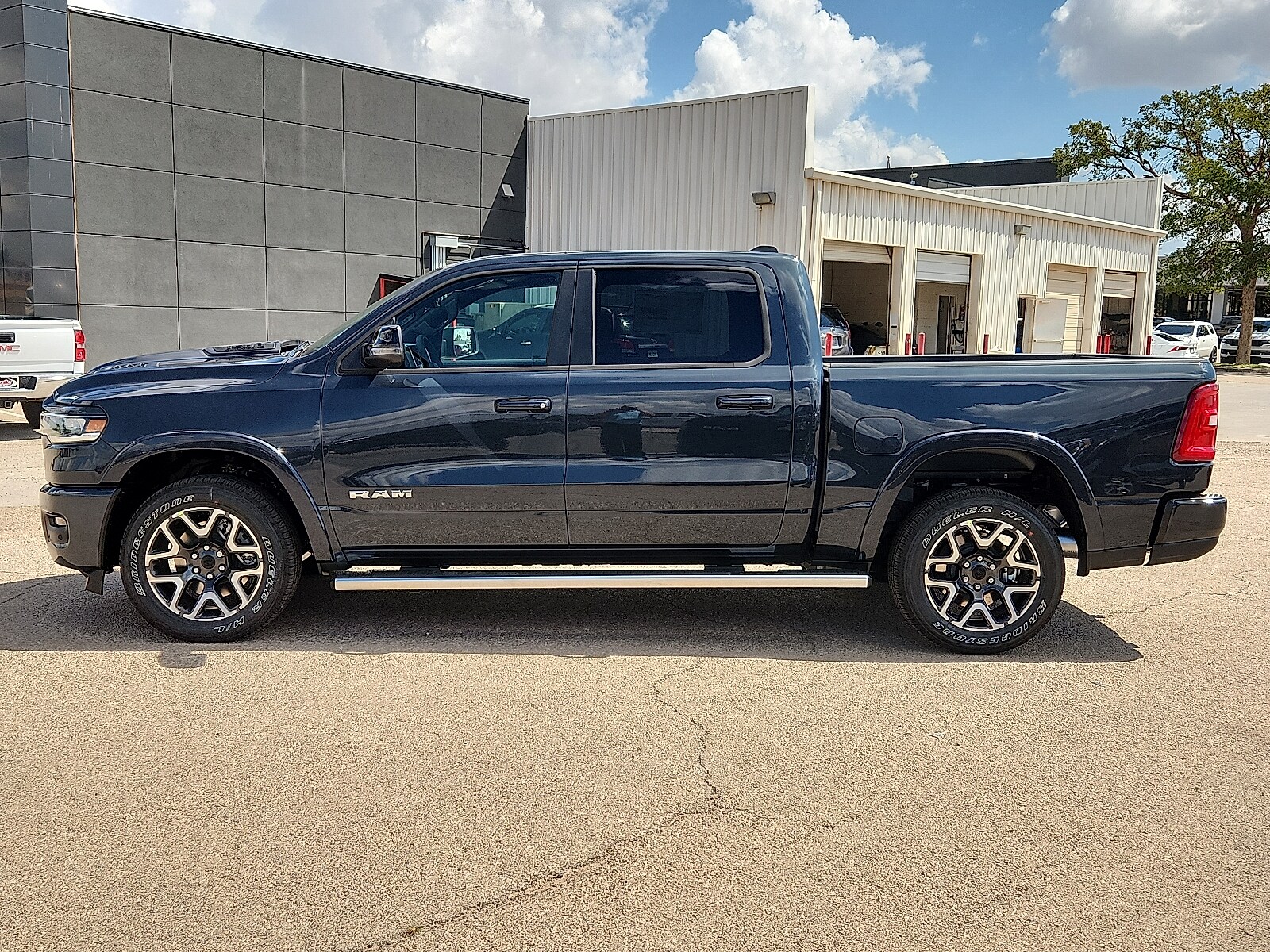 2026 Ram 1500 Laramie photo 2