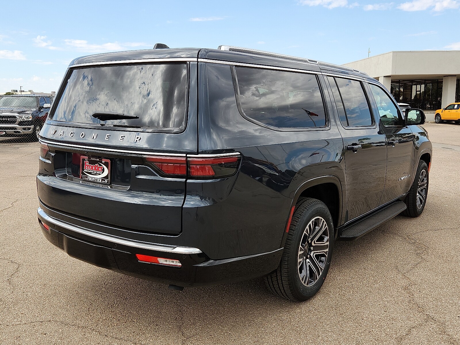 2025 Jeep Wagoneer L Base photo 4