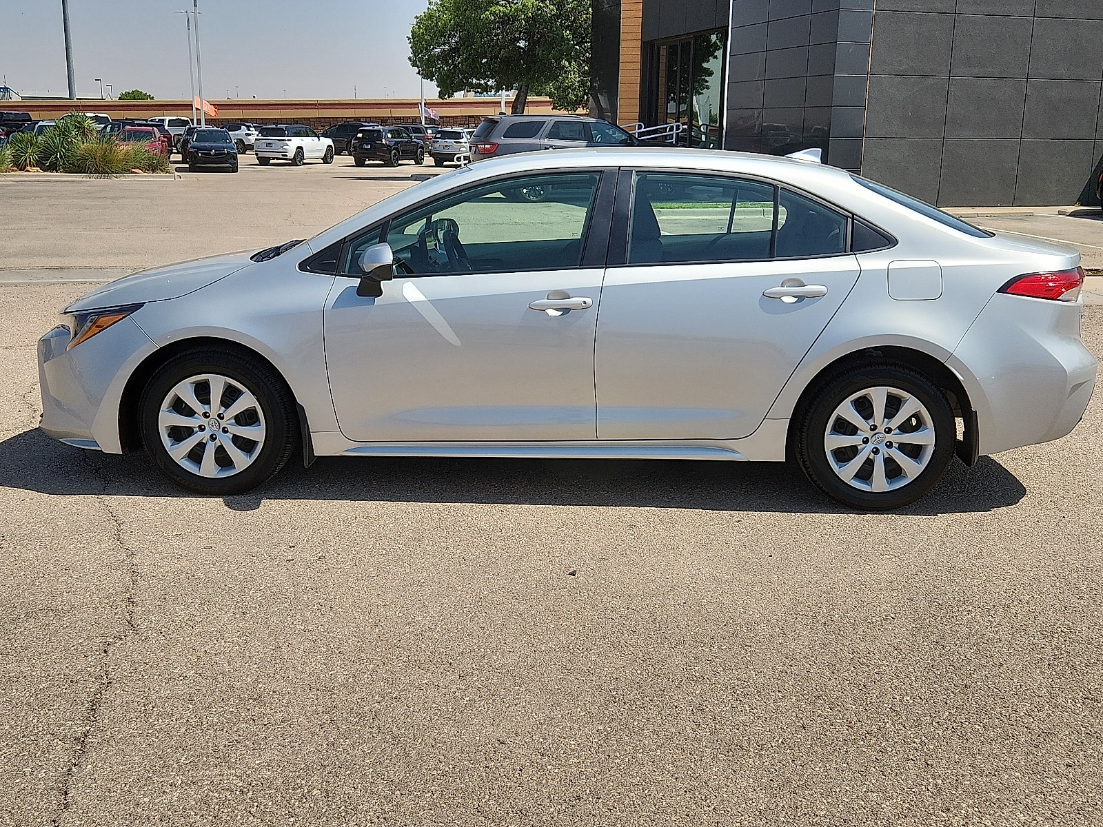 Used 2024 Toyota Corolla LE with VIN 5YFB4MDE3RP214302 for sale in Lubbock, TX