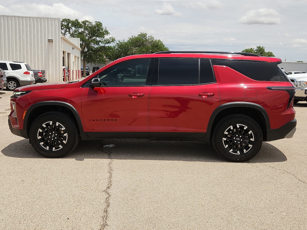 Used 2025 Chevrolet Traverse Z71 SUV