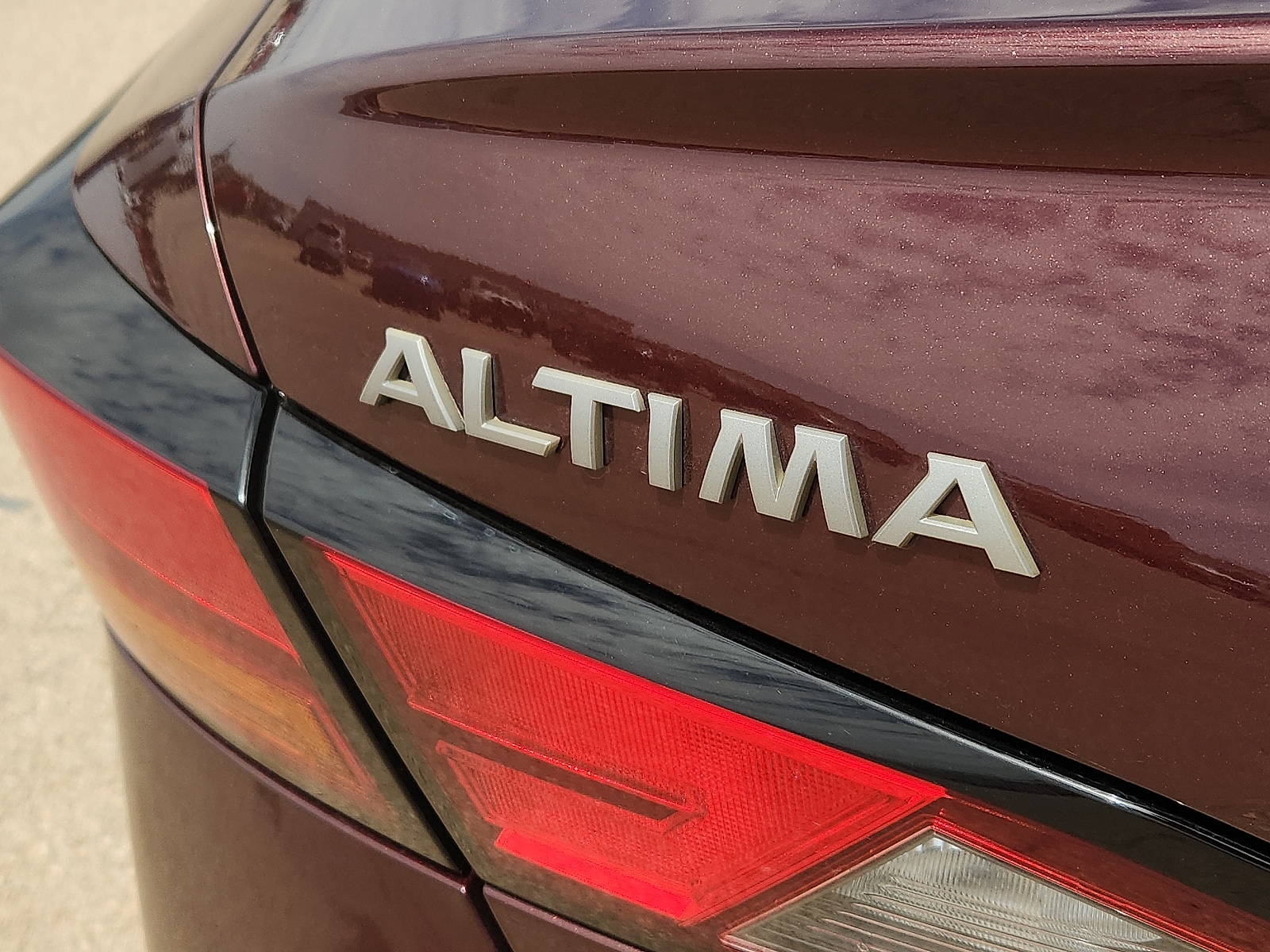 2025 Nissan Altima SV - Photo 8