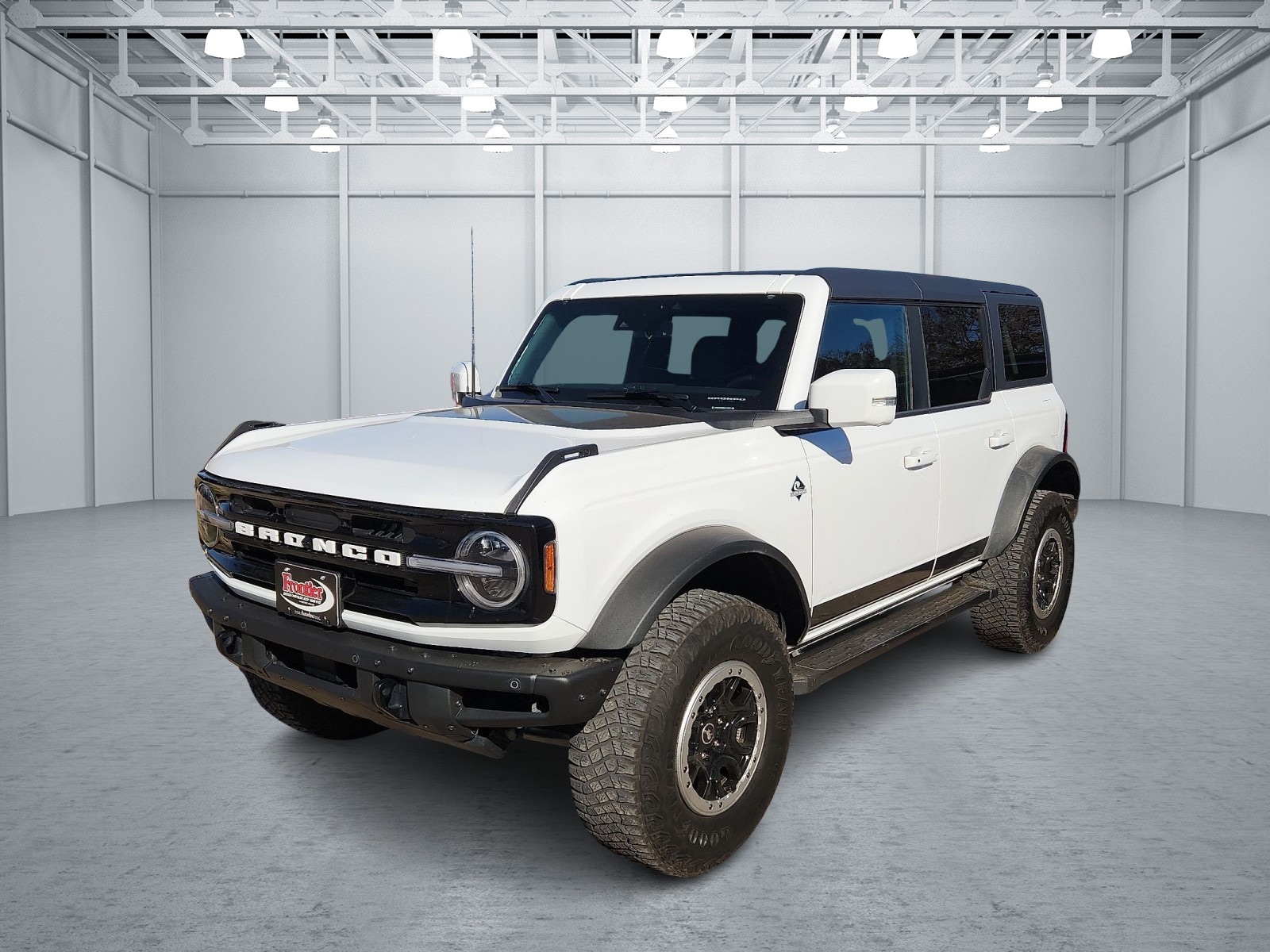 2022 Ford Bronco 4-Door Outer Banks's photo