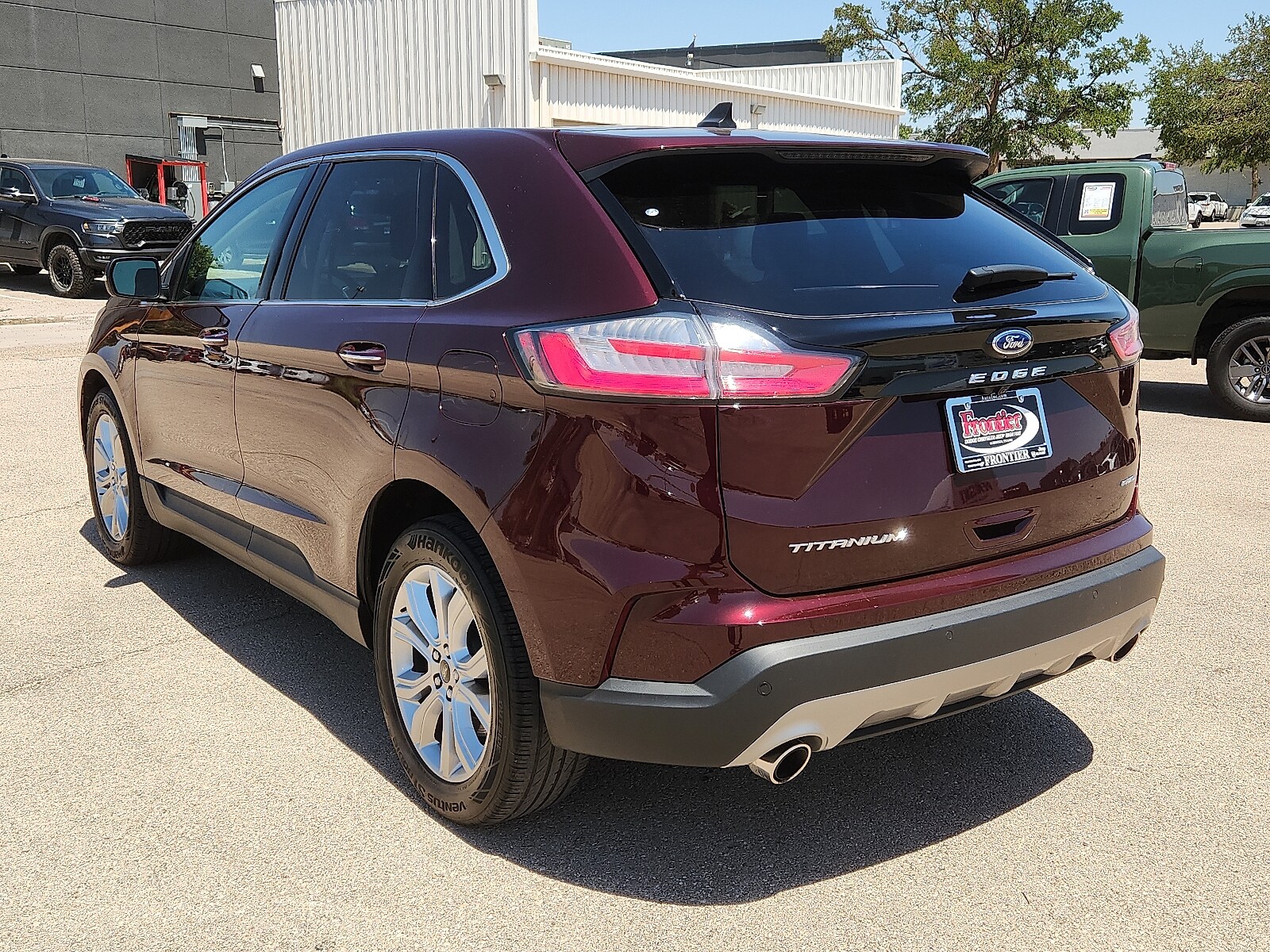 2024 Ford Edge Titanium photo 3