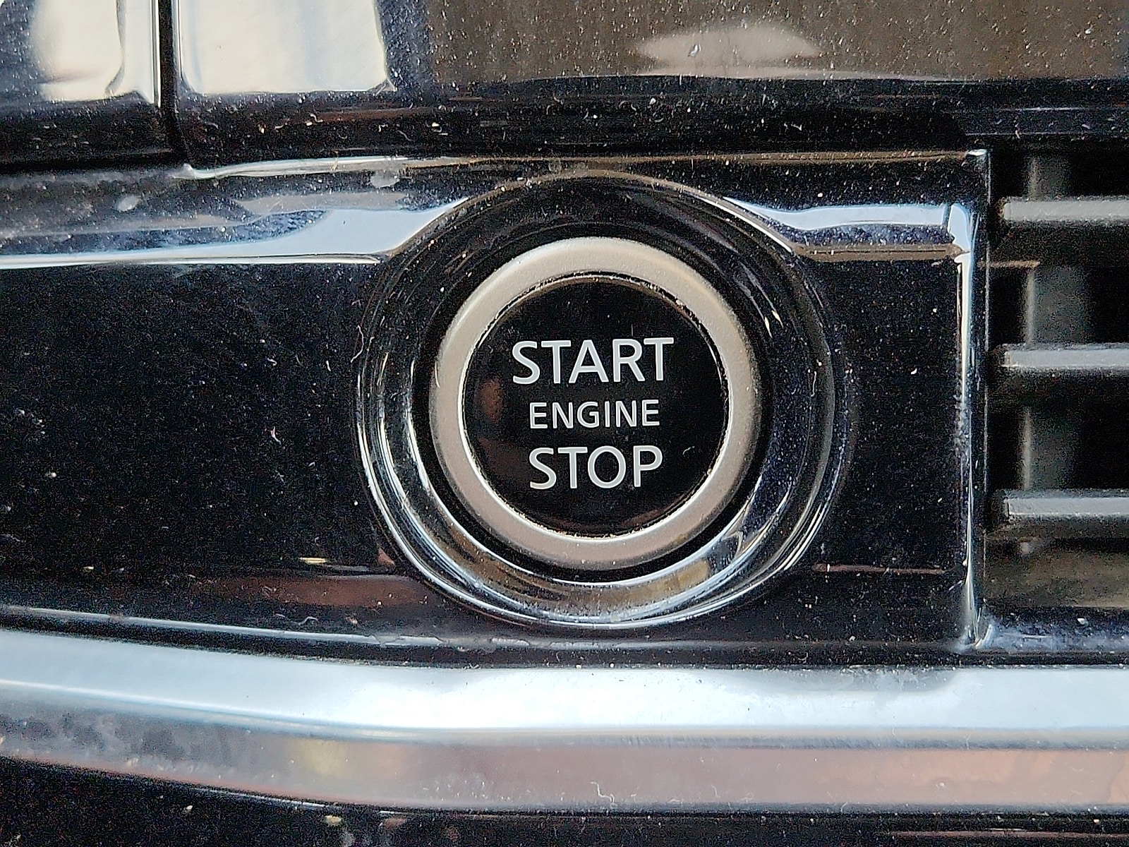 2023 Nissan Pathfinder SL - Photo 15