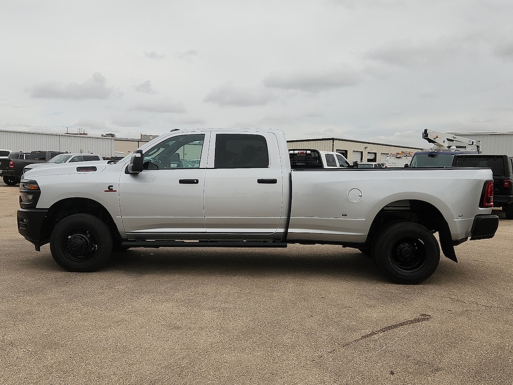 New 2026 Ram 3500 TRADESMAN CREW CAB 4X4 8' BOX Pickup