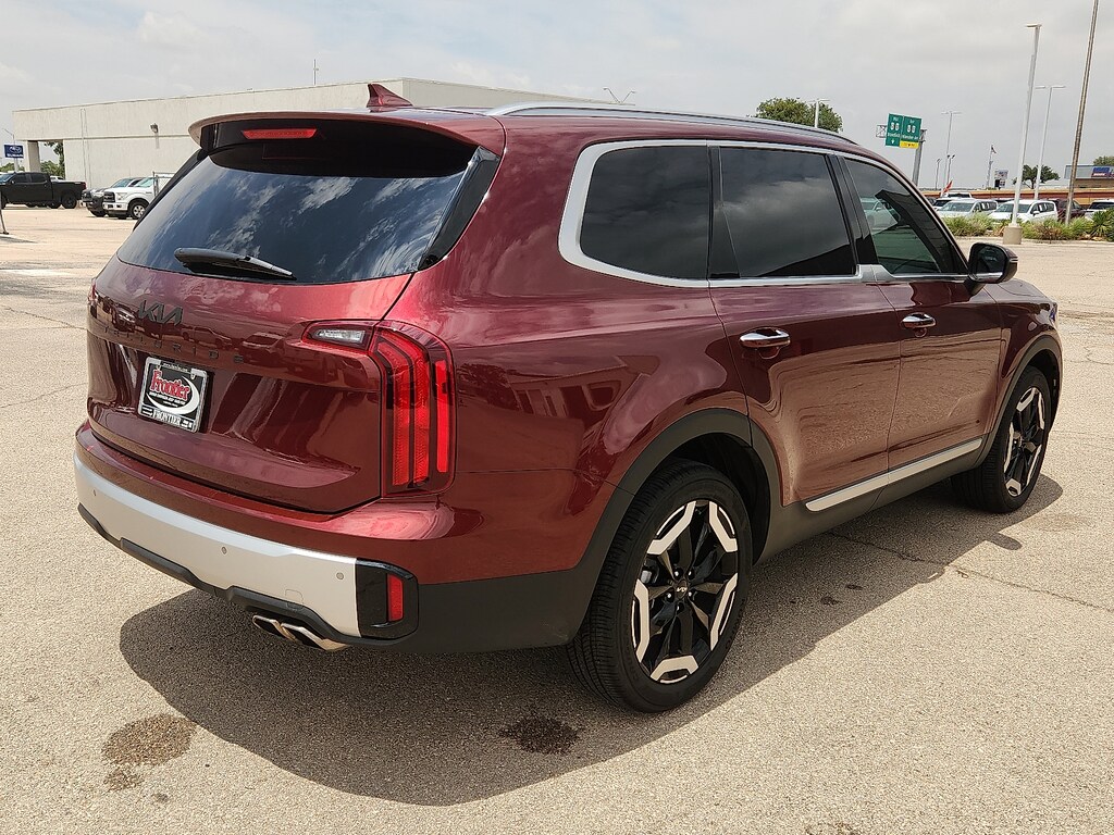 Used 2024 Kia Telluride S SUV