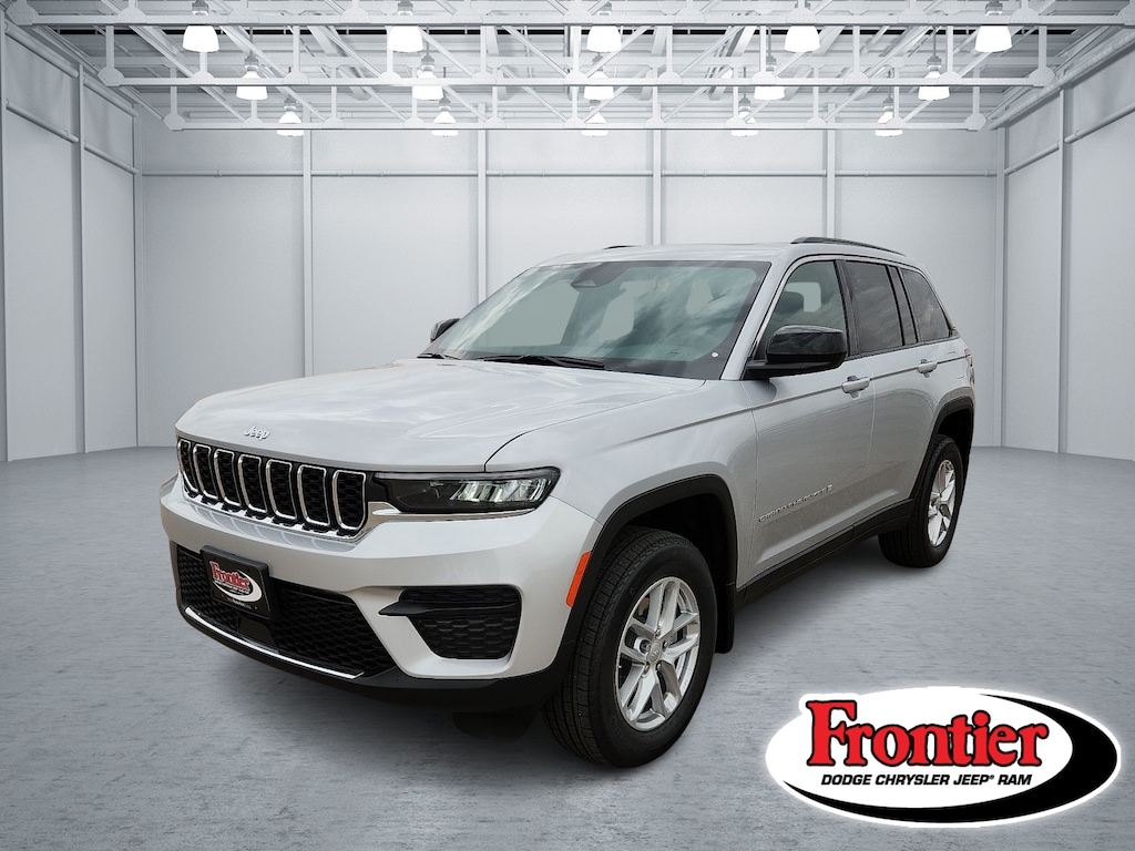 New 2025 Jeep Grand Cherokee LAREDO X 4X4 Sport Utility