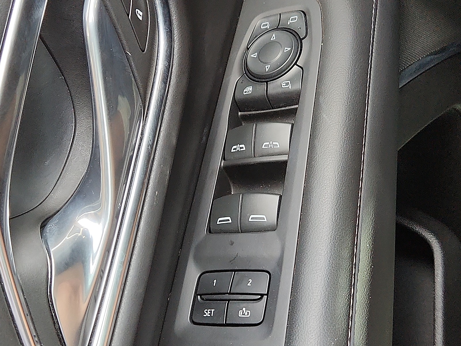 2024 Chevrolet Suburban Z71 - Photo 17
