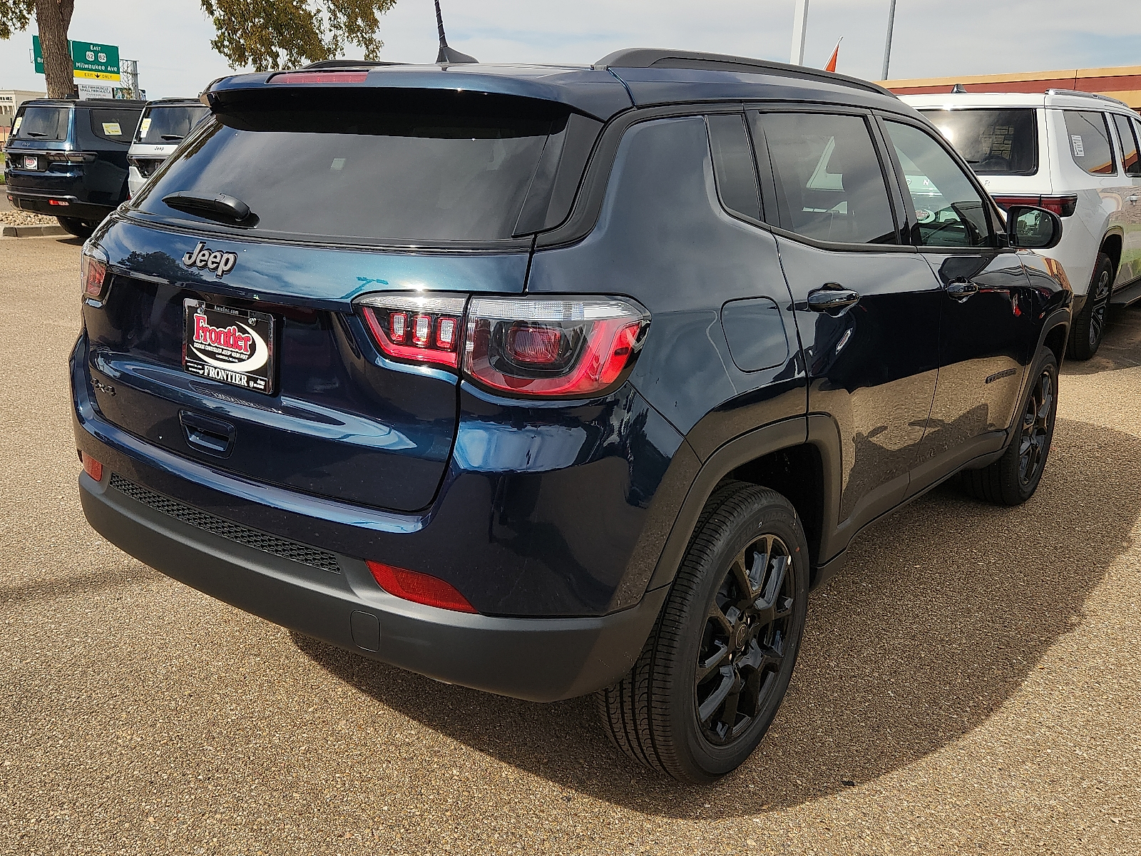 New 2027 Jeep Compass LATITUDE ALTITUDE 4X4 Sport Utility