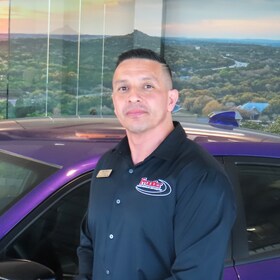 Staff member Mike Perez from ID_a7d7408e5687