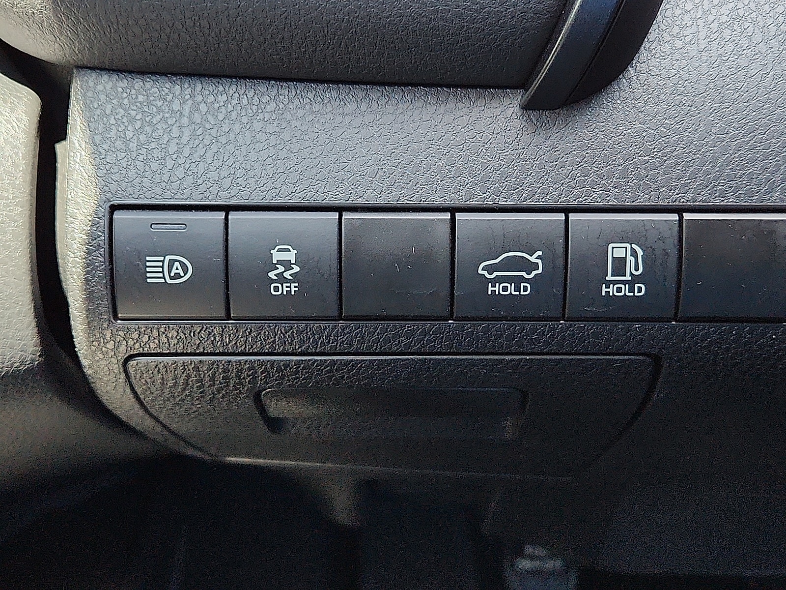 2024 Toyota Camry SE - Photo 17