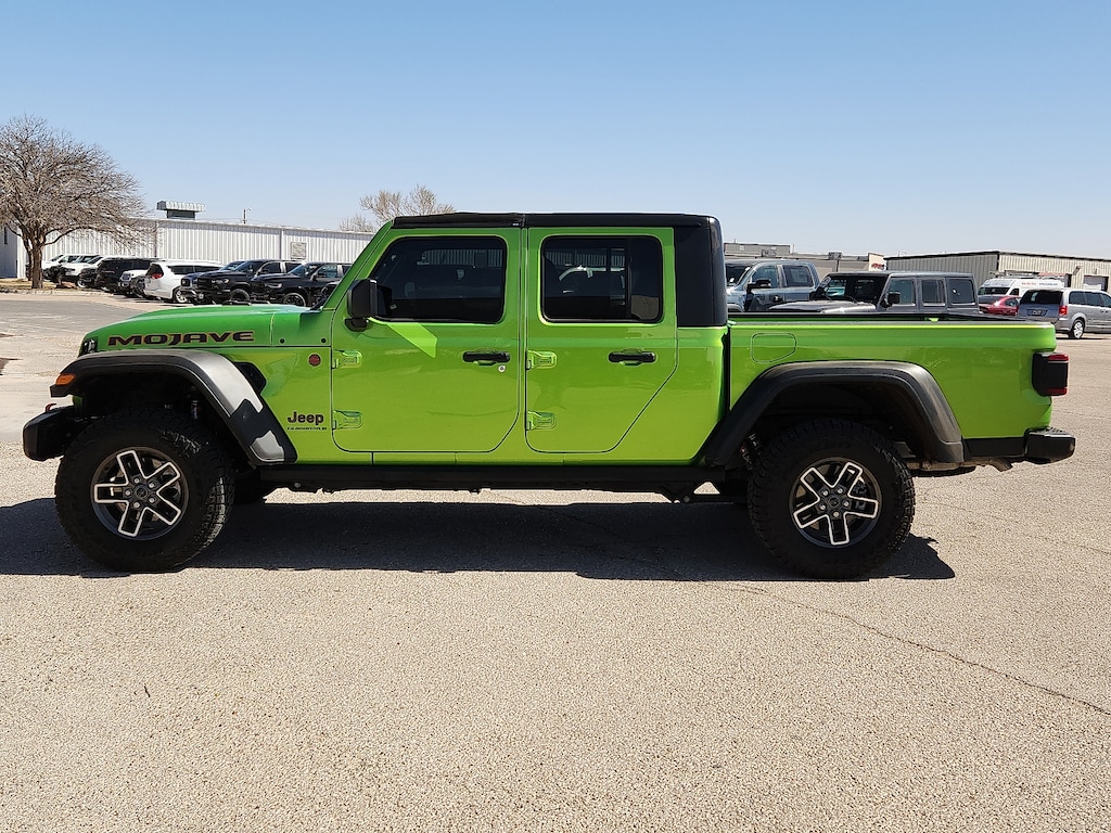 Used 2025 Jeep Gladiator Mojave Truck Crew Cab