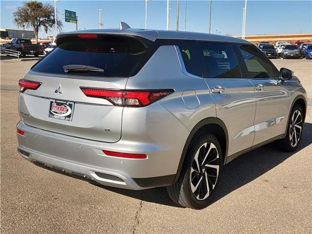 Used 2024 Mitsubishi Outlander SE SUV