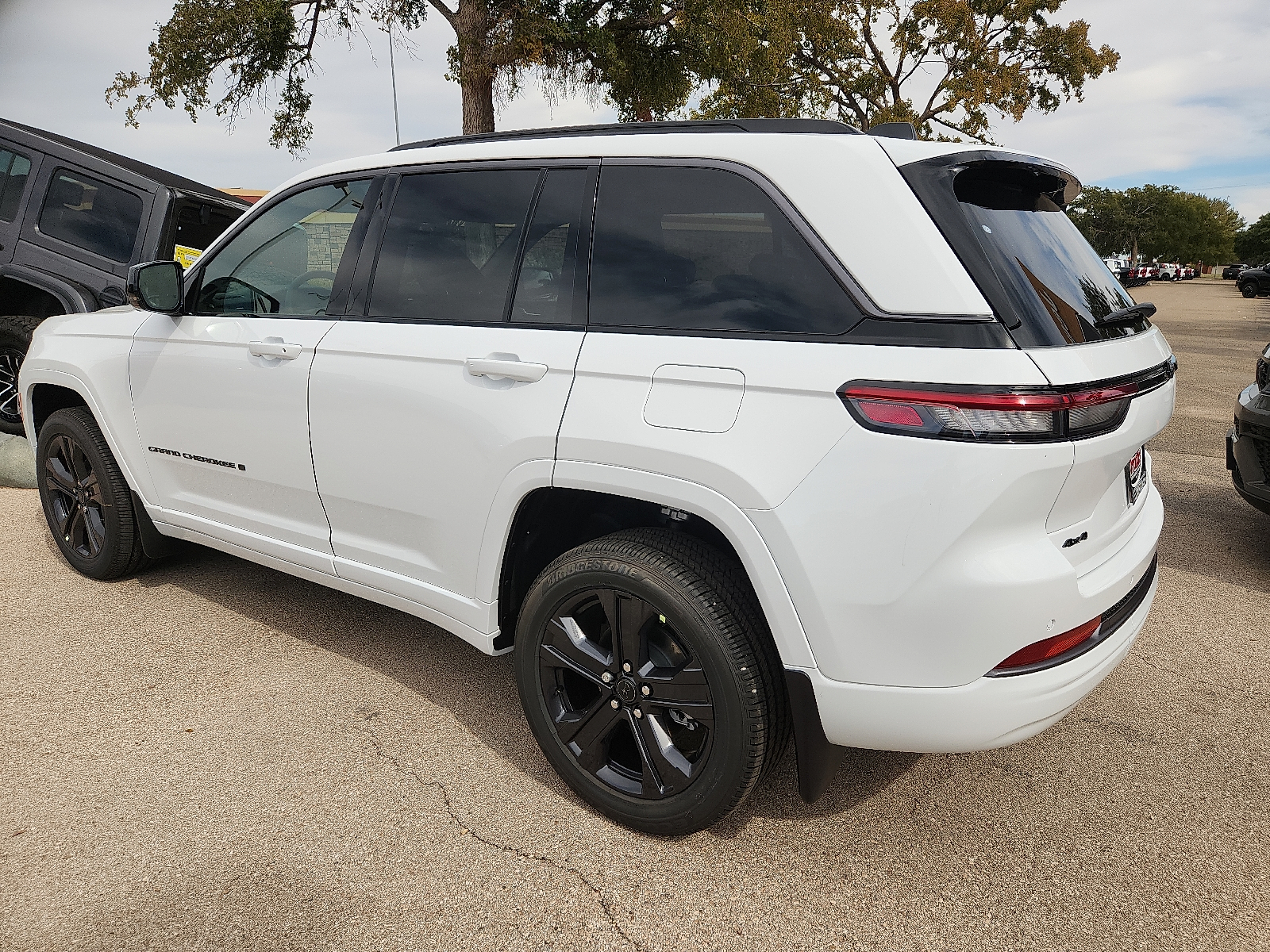 New 2027 Jeep Grand Cherokee 2 Row LIMITED 4X4 Sport Utility