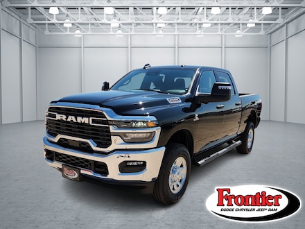 2026 Ram 2500 TRADESMAN CREW CAB 4X4 6'4 BOX Pickup