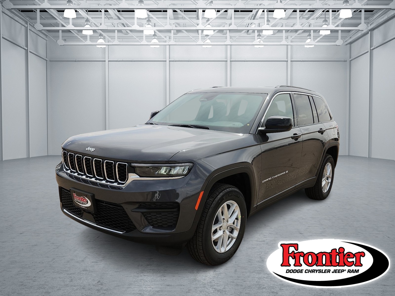 2026 Jeep Grand Cherokee Laredo 4x4's photo