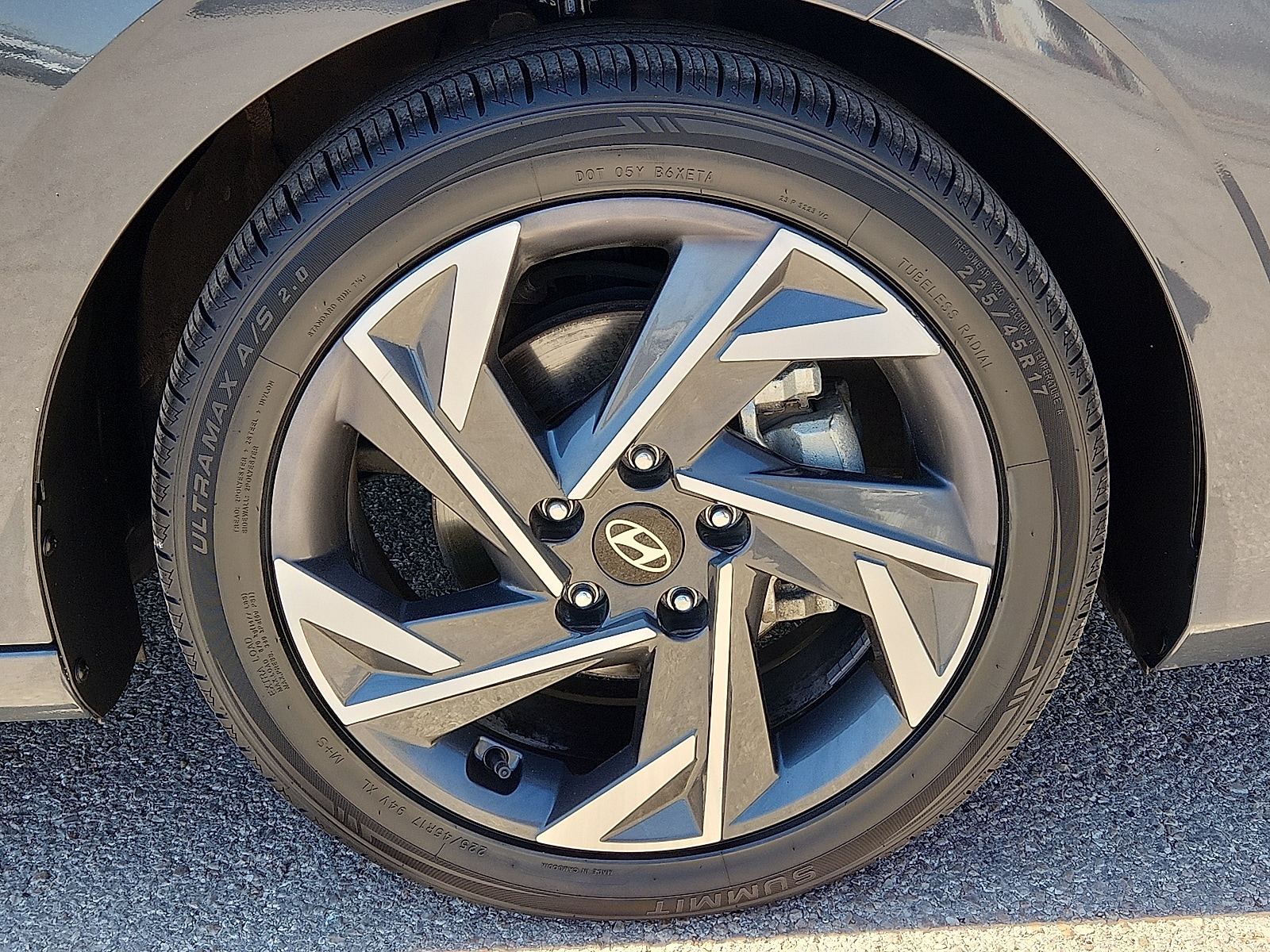 2024 Hyundai Elantra Limited - Photo 7