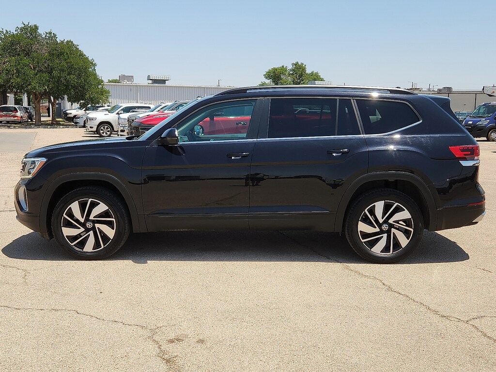 Used 2025 Volkswagen Atlas 2.0T SE w/Technology SUV